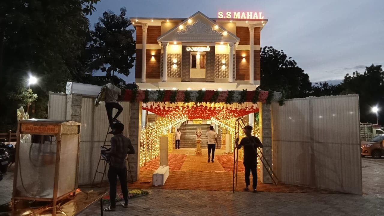 Entrance being decorated at S.S Mahal