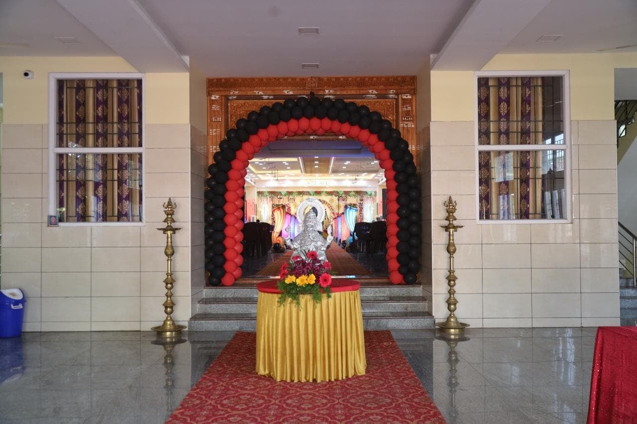 Lobby with Ganesha at S.S Mahal
