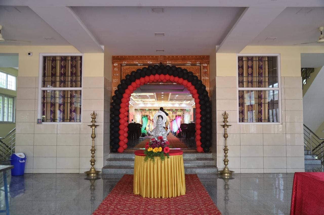 Ganesha under the balloon arch at S.S Mahal