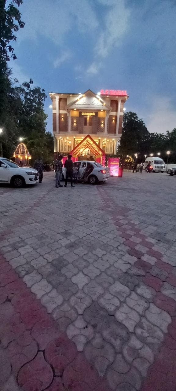 Twilight at the gate at S.S Mahal