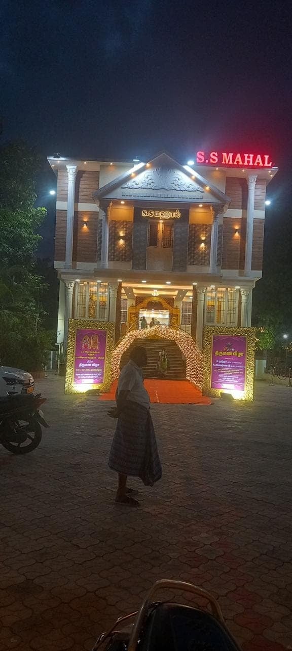 Evening arrival at S.S Mahal