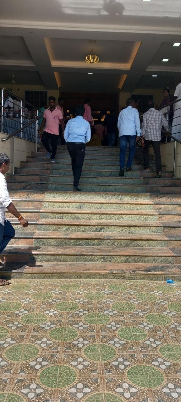 Guests arriving at S.S Mahal