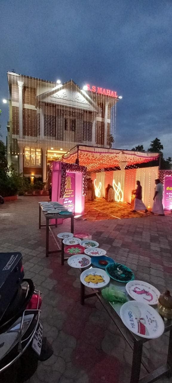 Food counters at dusk at S.S Mahal